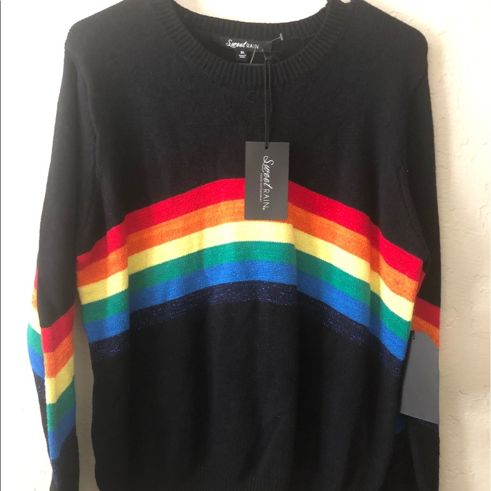 Black Rainbow Sweater ♥️